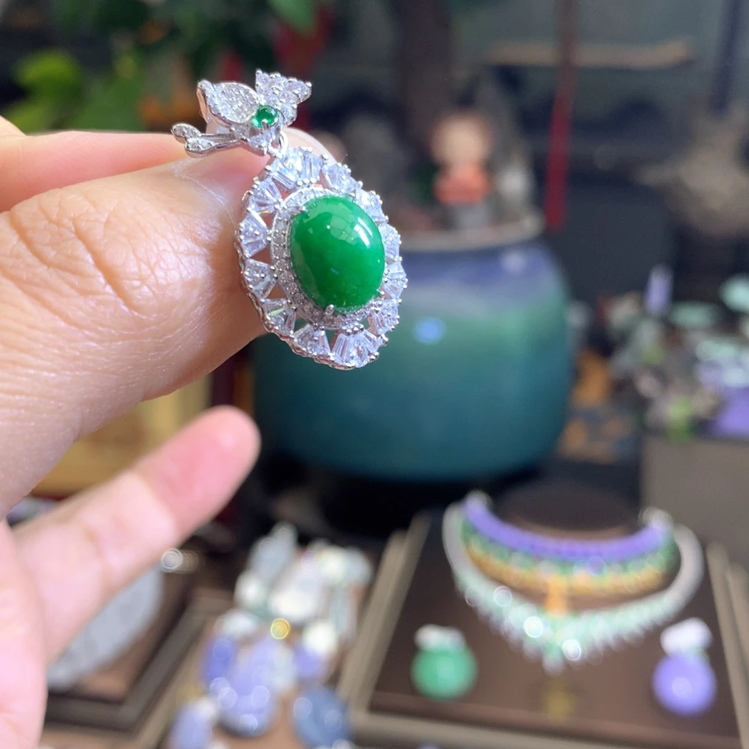 翡翠颈饰银S925镶嵌翡翠吊坠