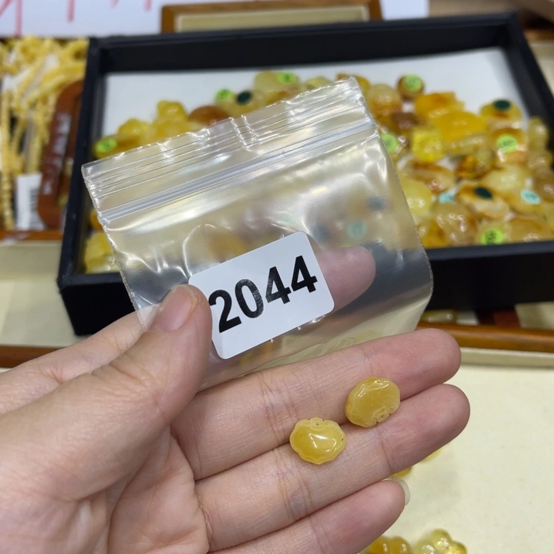 琥珀珠宝奇石未镶嵌