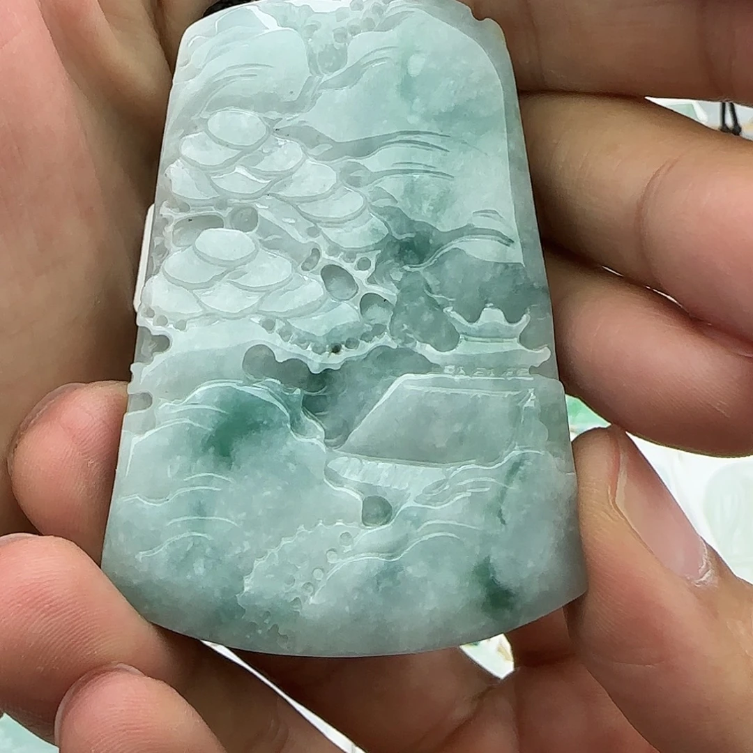 巜***》颈饰未镶嵌翡翠翡翠