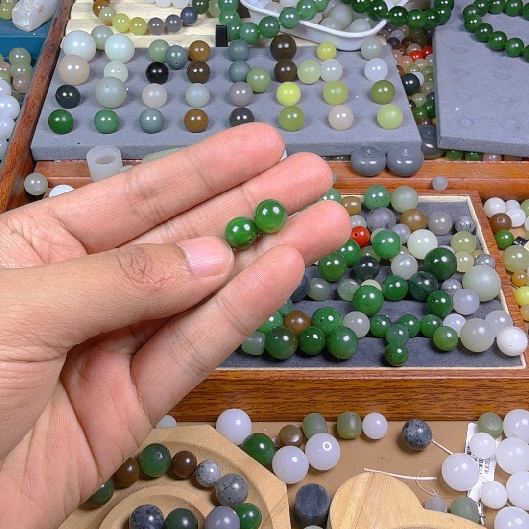 白***发和田玉未镶嵌手串卡10俄罗斯碧玉散珠