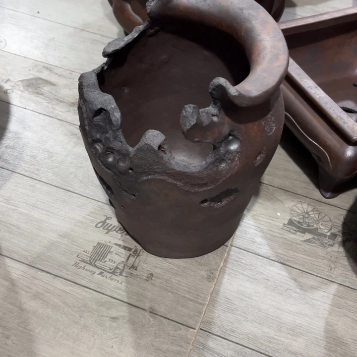 余***༽紫砂花盆宜兴紫砂工艺厂。