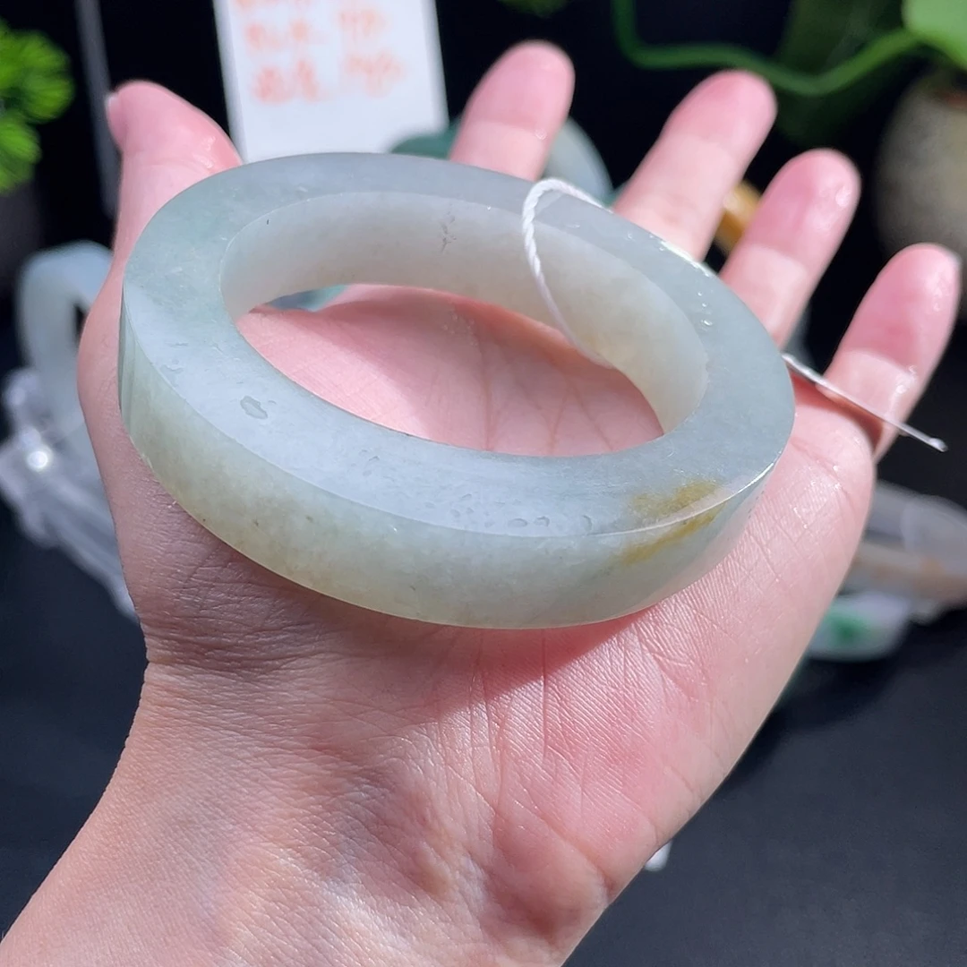 未镶嵌翡翠手镯定制翡翠