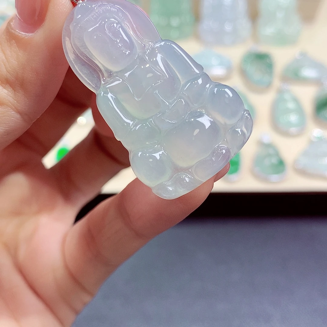 翡翠18K金镶嵌颈饰翡翠