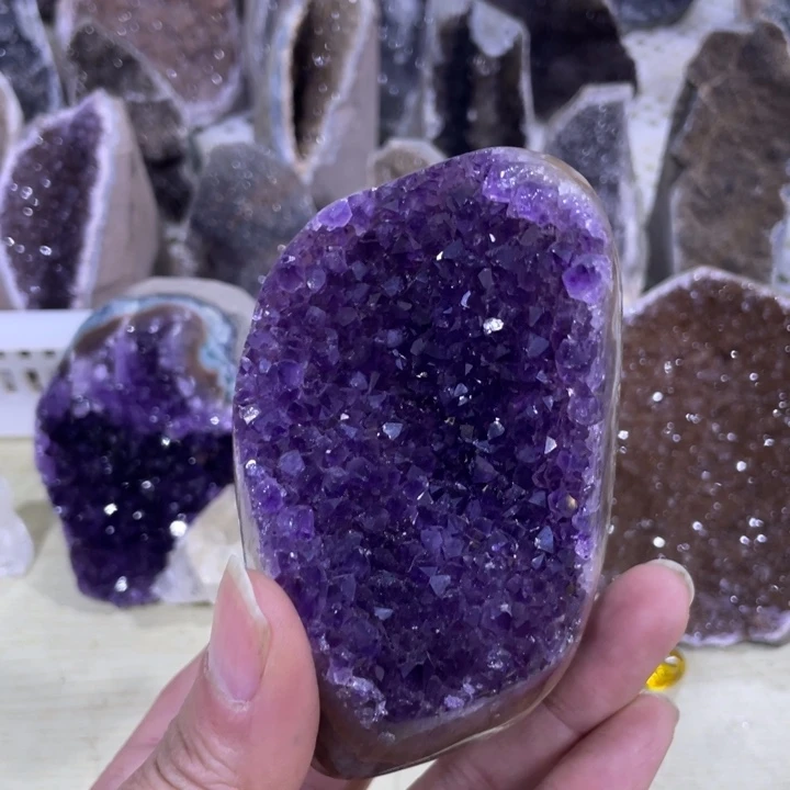 紫晶水晶摆件未镶嵌