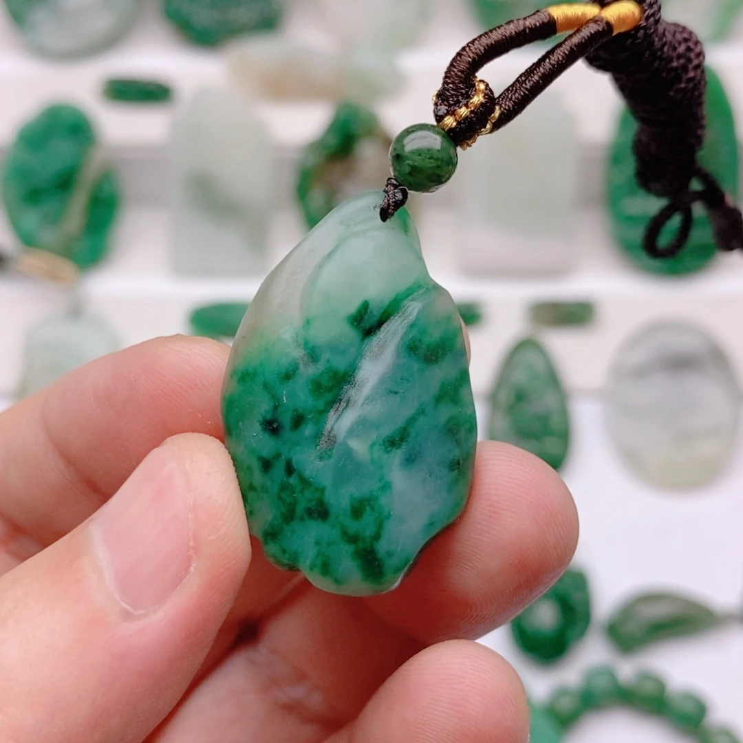 开***5独山玉未镶嵌颈饰