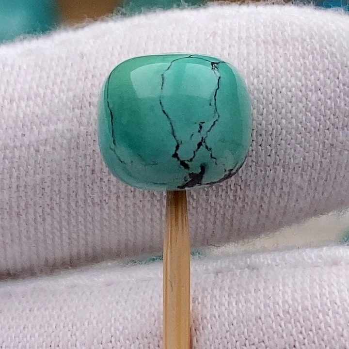 绿松石未镶嵌珠宝奇石10.5