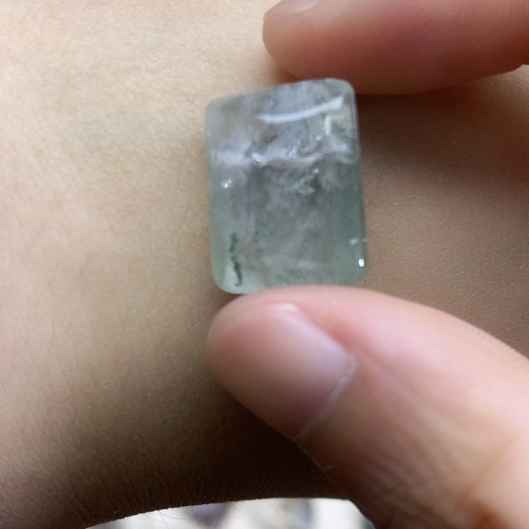 未镶嵌颈饰水晶M****?水晶