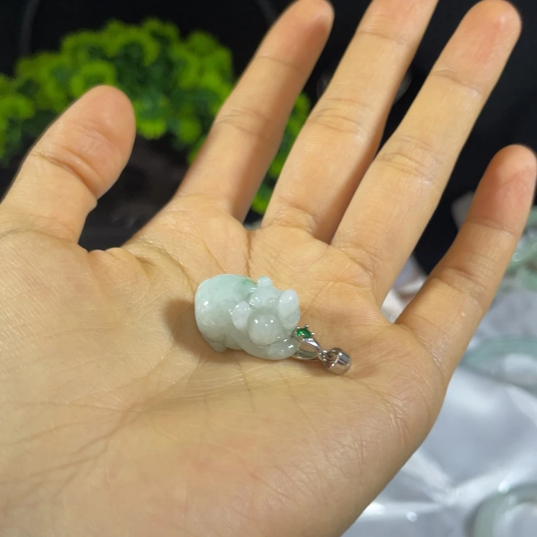 颈饰银S925镶嵌翡翠中***心