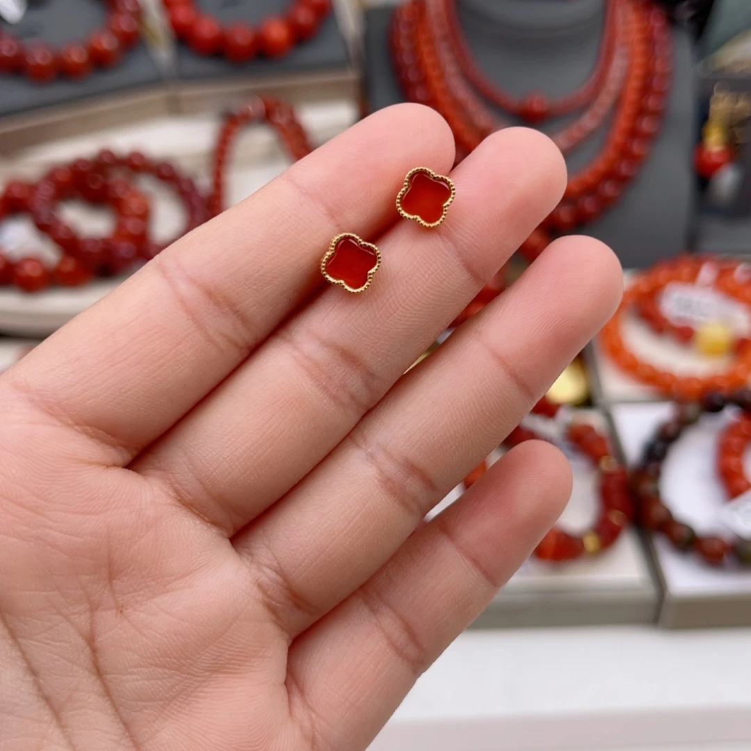 南红玛瑙河湾冰红鸽血红耳钉未镶嵌