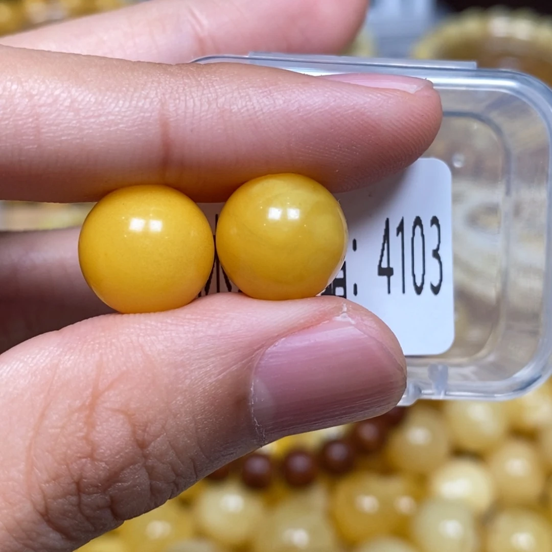 蜜蜡未镶嵌珠宝奇石4103