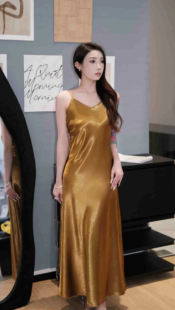 【现货+运费险】加长款新中式缎面V领吊带鱼尾裙气质高级感1-2198