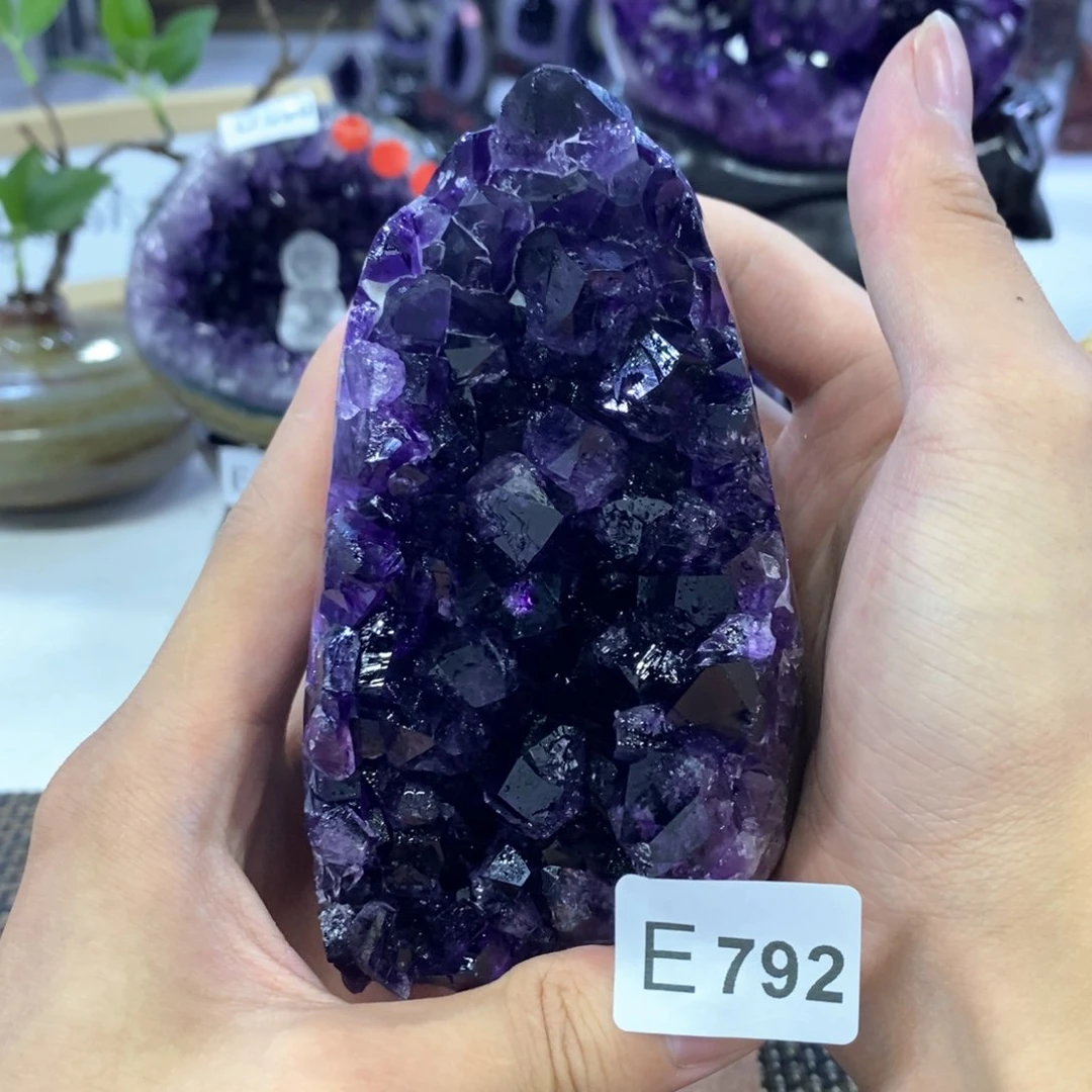 未镶嵌水晶大型摆件（非配饰）