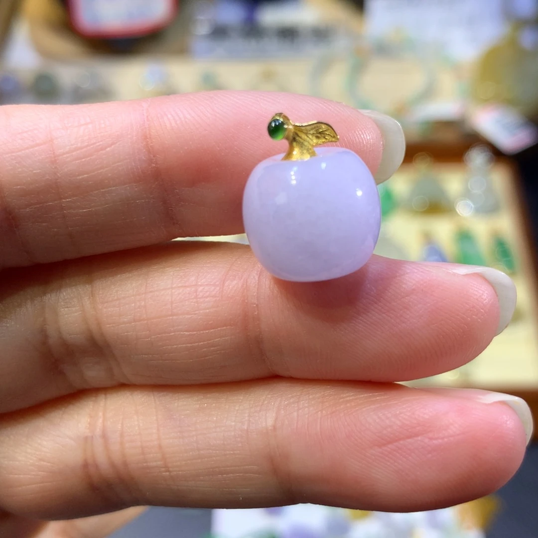 颈饰18K金镶嵌翡翠