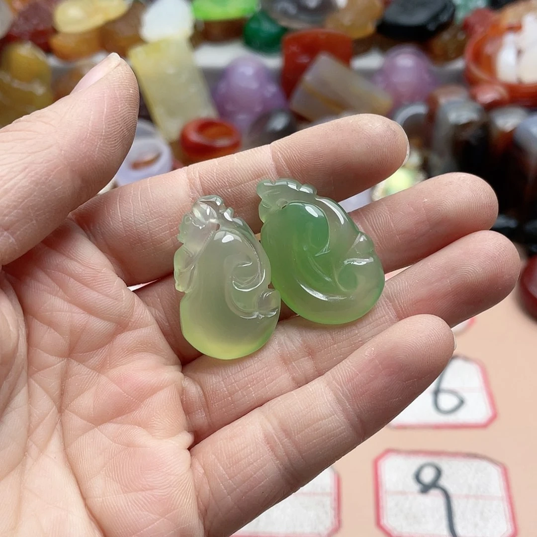 玛瑙/玉髓颈饰合金蝉*顶