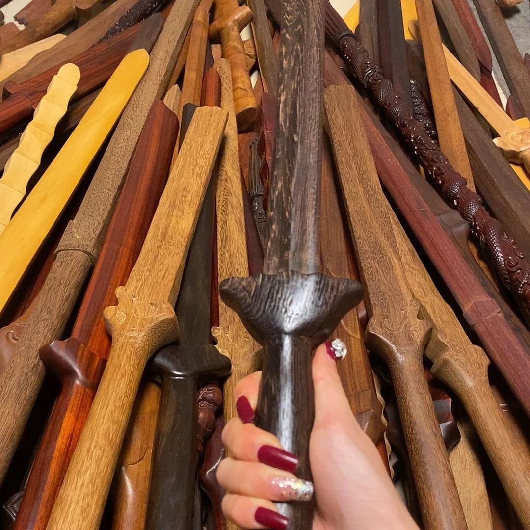 新品鸡翅木单手剑 90cm