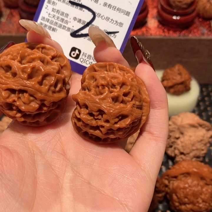 文玩核桃吊坠莘****?苹果