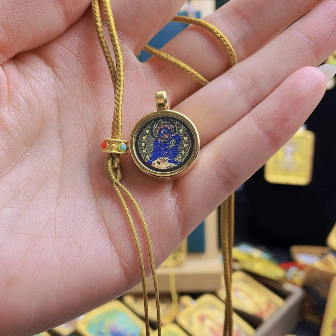 吊坠唐卡等多种形式的艺术形式