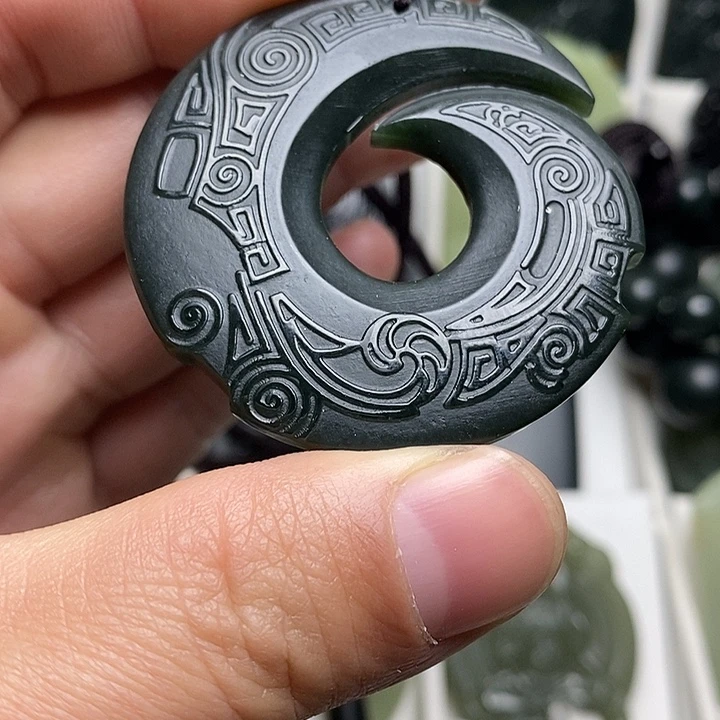 和田玉（青白玉）未镶嵌颈饰