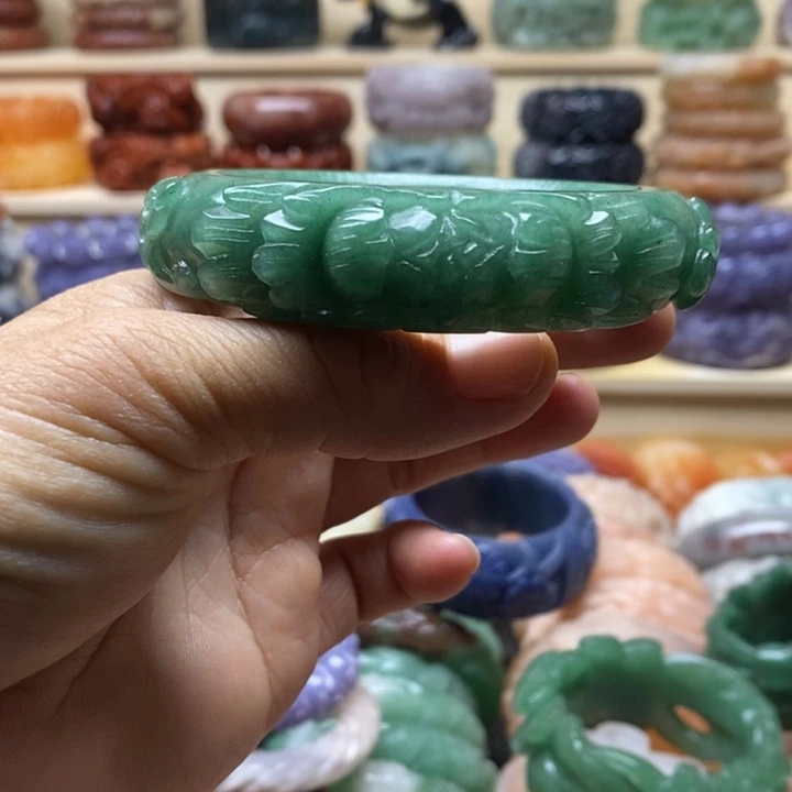 未镶嵌手镯石英质玉