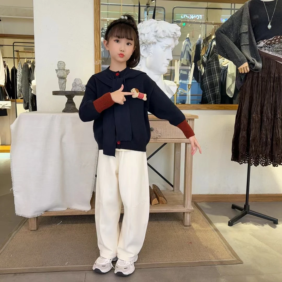 2025新款女童中大童腊肠狗毛衣加绒弯刀裤牛仔裤套装