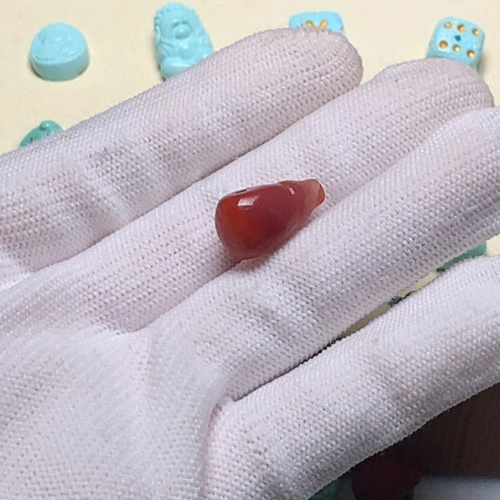 南红玛瑙未镶嵌珠宝奇石