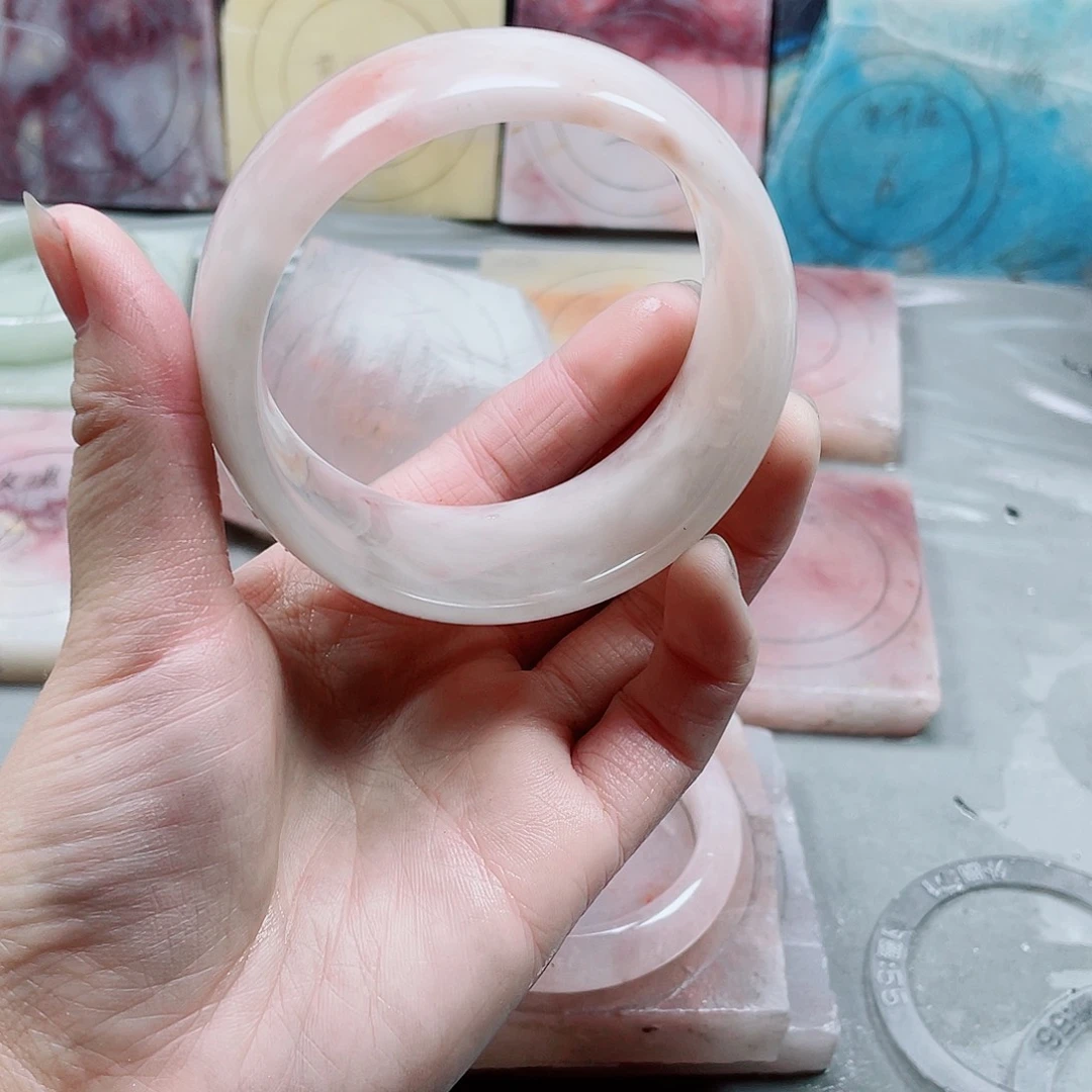 石英质玉手镯未镶嵌雨***林定制