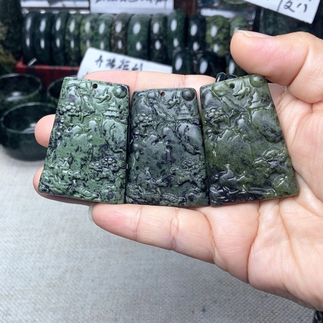 蛇纹石玉未镶嵌颈饰