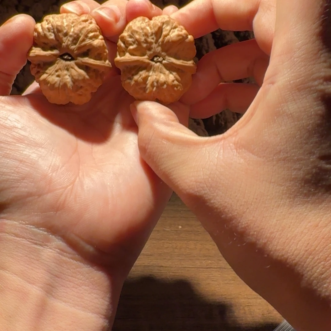 挑***哥吊坠文玩核桃蛤蟆的眼睛是真的好看啊我的