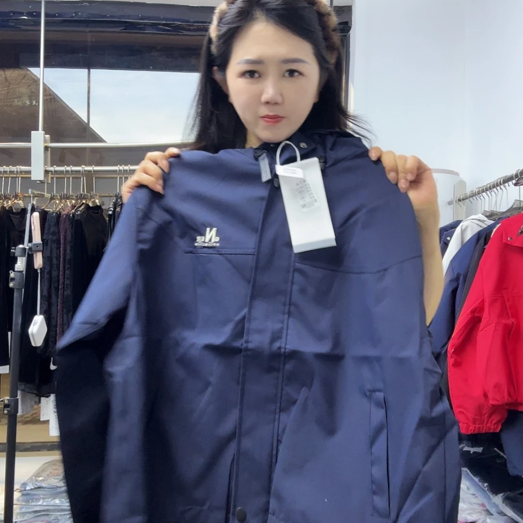 藏青色连帽外套620