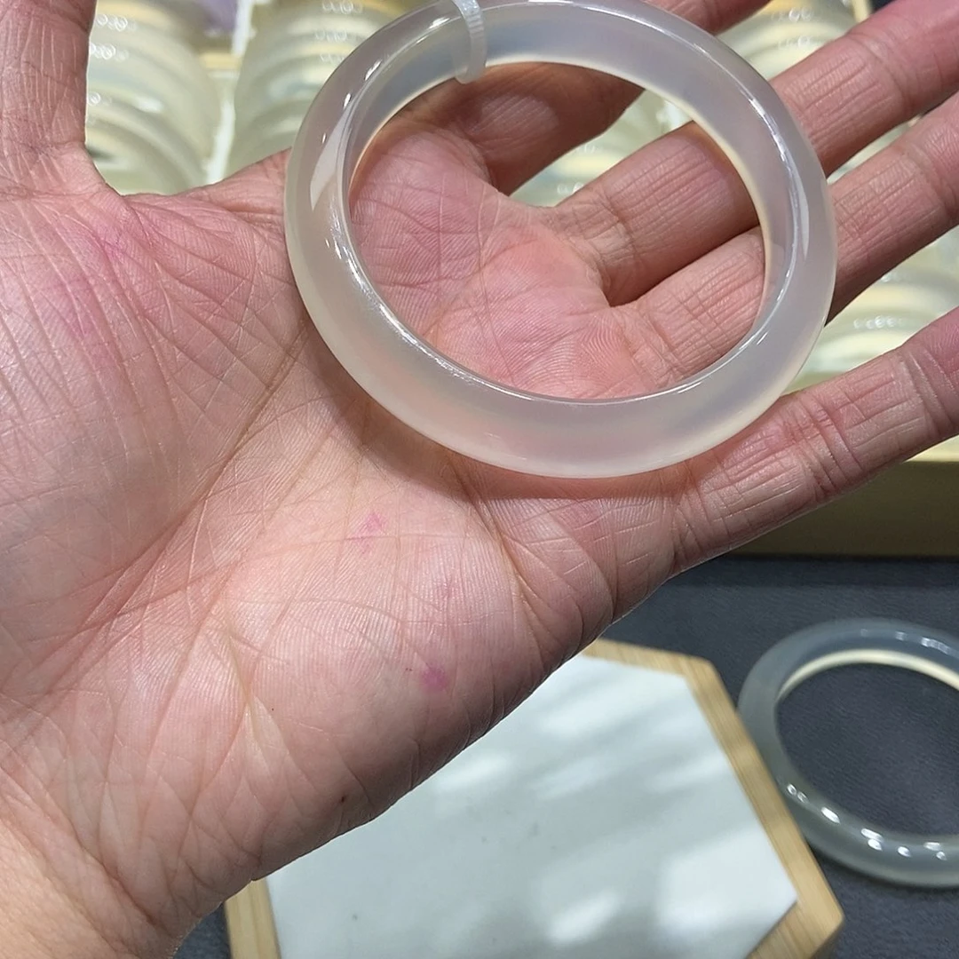 玛瑙/玉髓手镯未镶嵌062