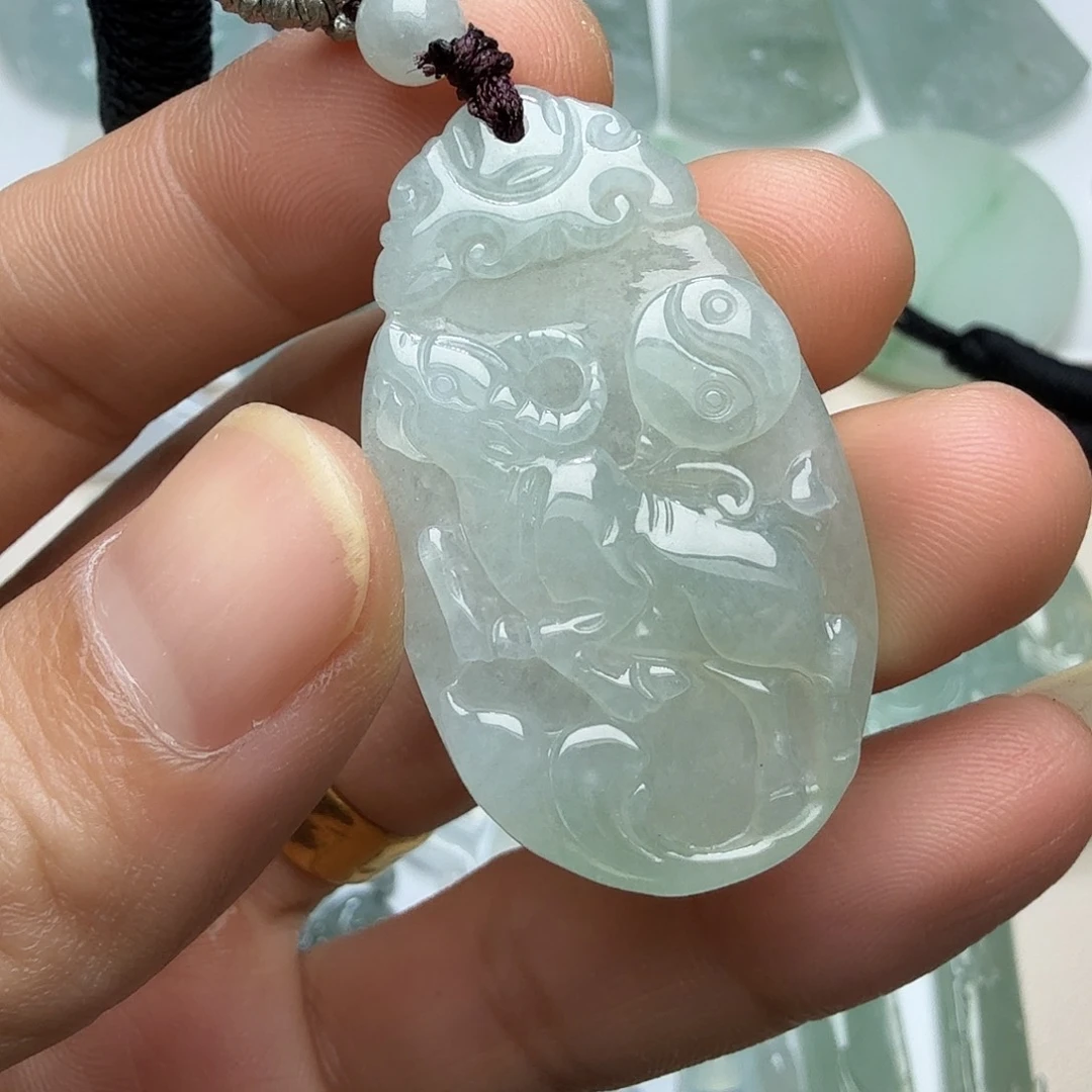 翡翠未镶嵌颈饰天然缅甸翡翠A货冰种牛牌