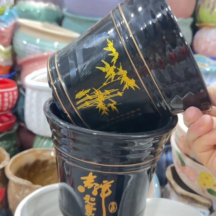 凑9块包邮，有孔，不清楚问客服