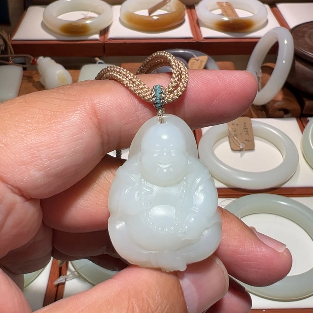 颈饰未镶嵌和田玉