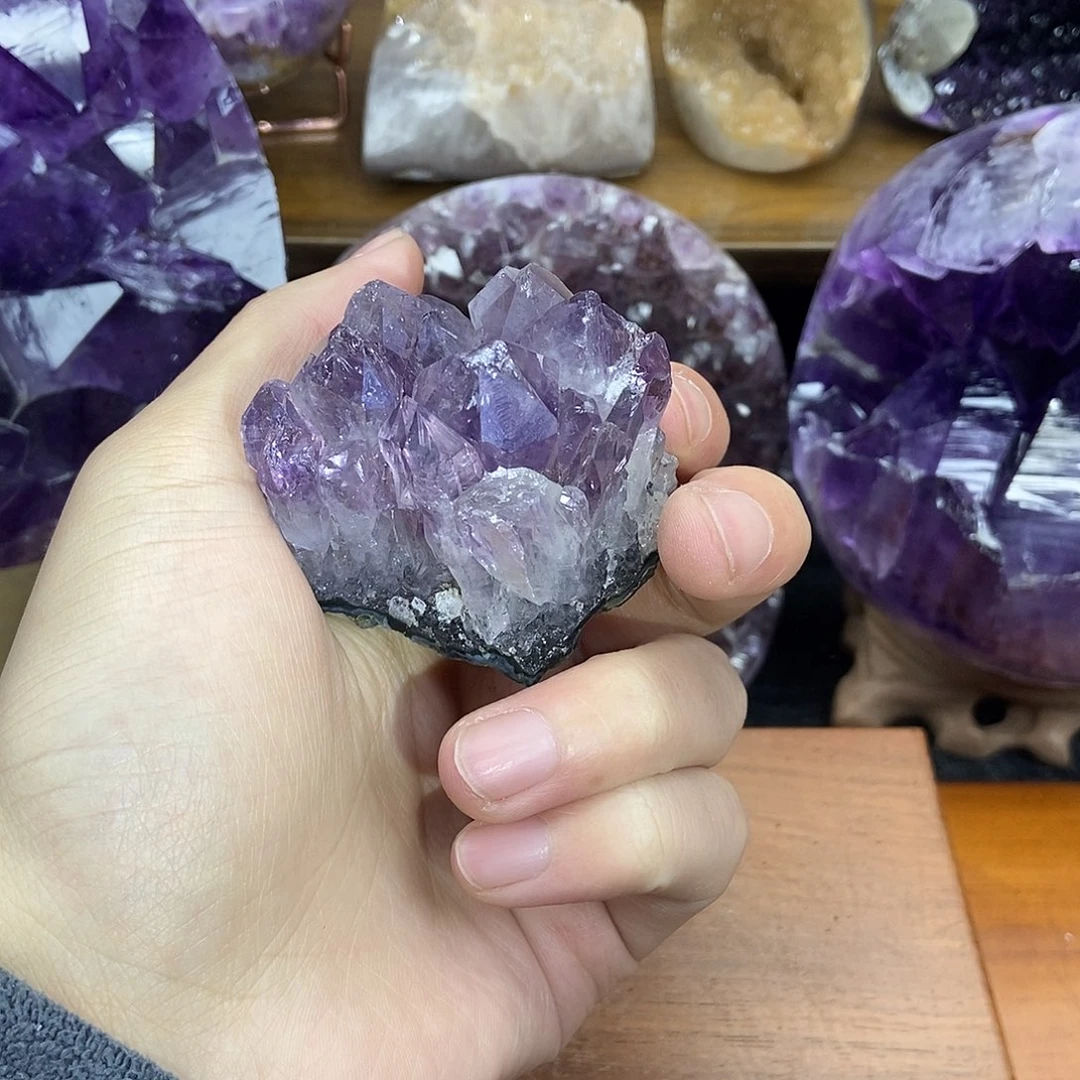 紫晶未镶嵌大型摆件（非配饰）