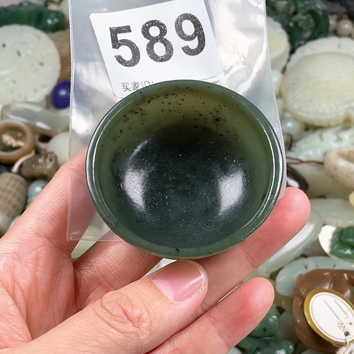 和田玉（糖玉）颈饰未镶嵌