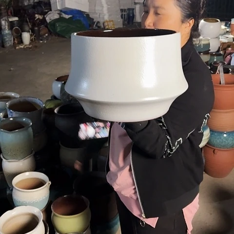 口28高22瑕疵一个盆子。