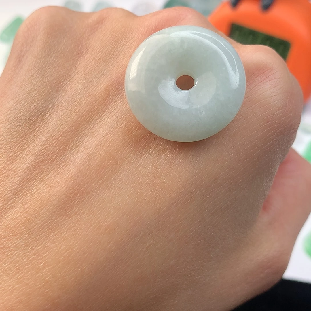 翡翠颈饰未镶嵌扣子