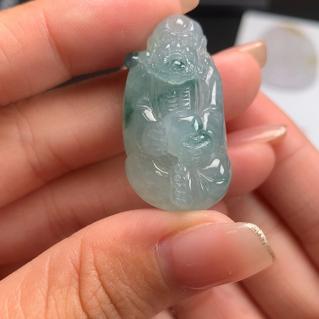 翡翠未镶嵌颈饰达摩