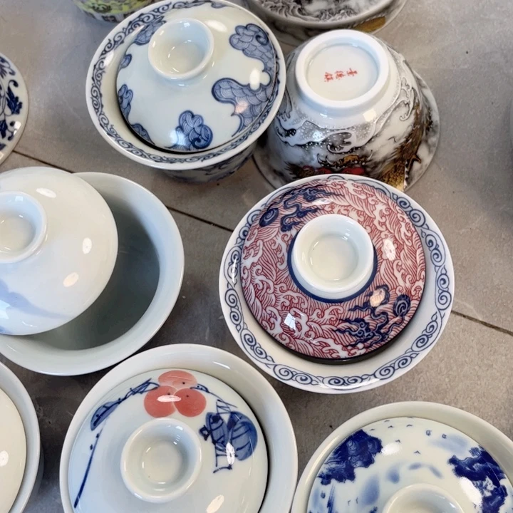 瓷片青花穿云龙盖碗