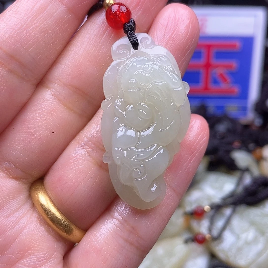 颈饰未镶嵌和田玉
