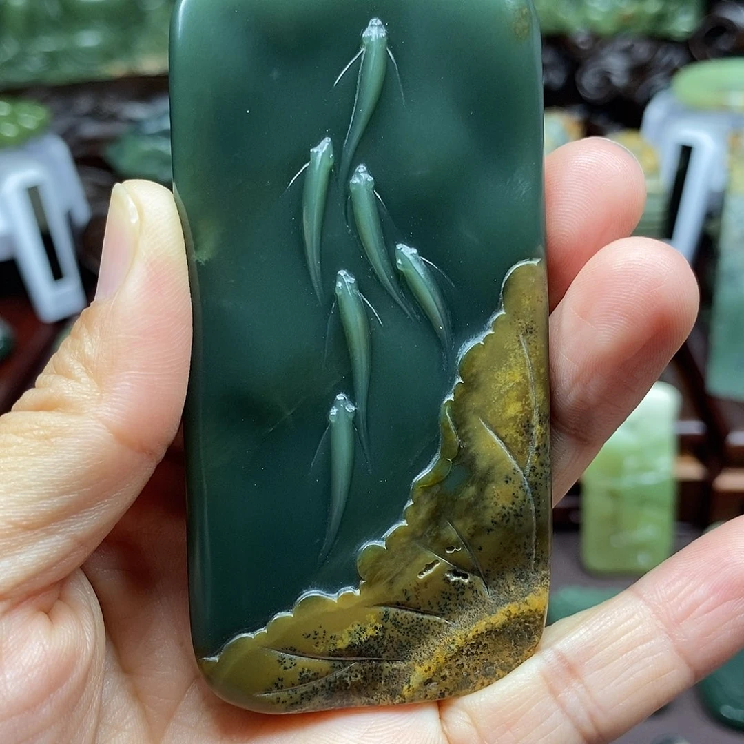 渡***。岫岩河磨玉（透闪石质玉）未镶嵌颈饰