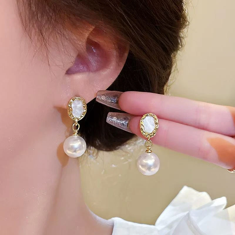 铜合金耳饰 高级感法式珍珠甜美耳钉新款潮高级感温柔风耳饰