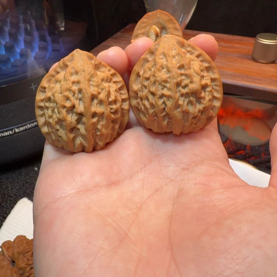 文玩核桃把件38+全品金牛