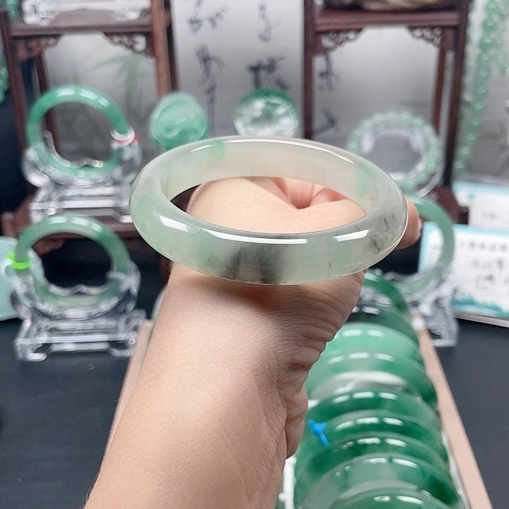 未镶嵌手镯石英质玉