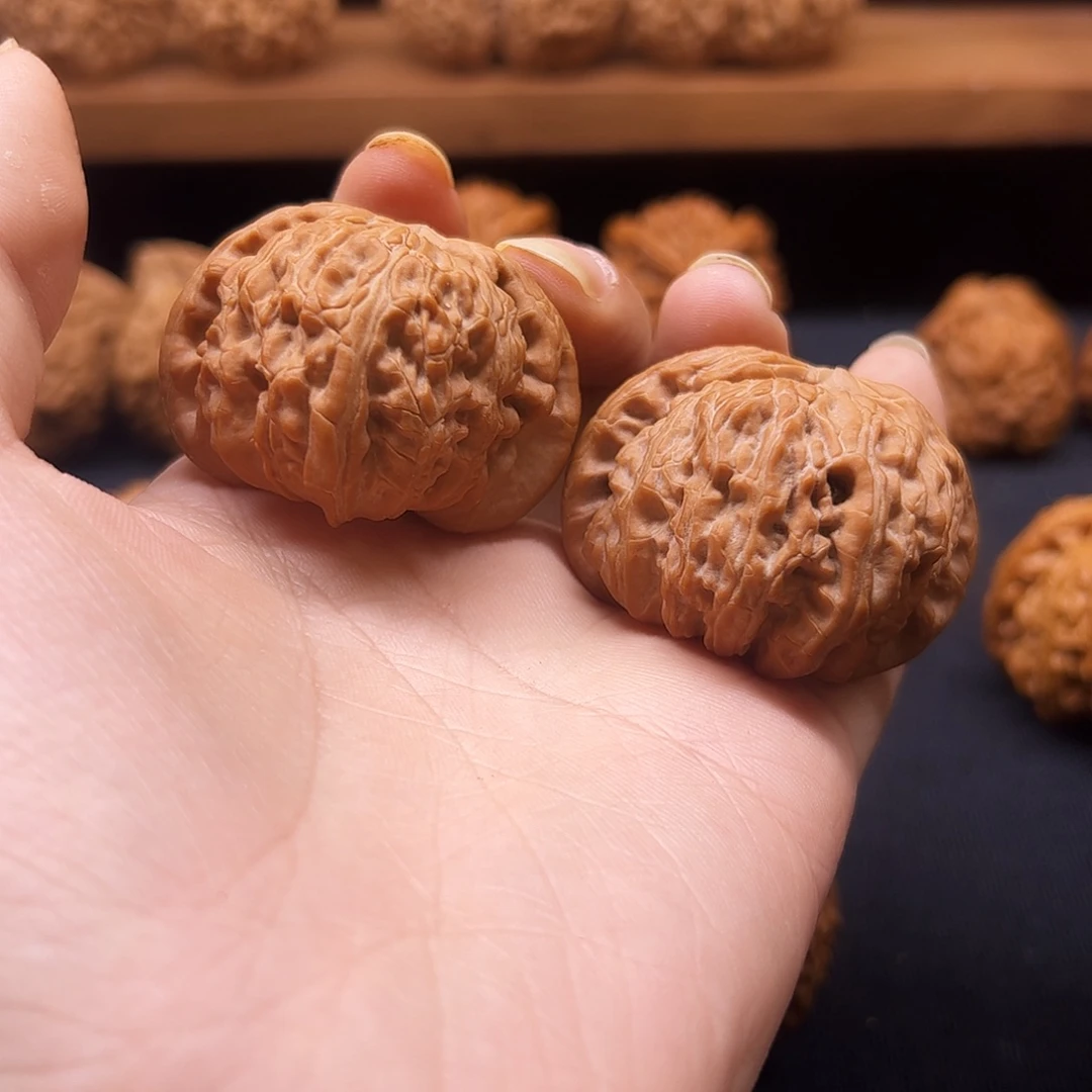 核桃把件红皮闷白45全品