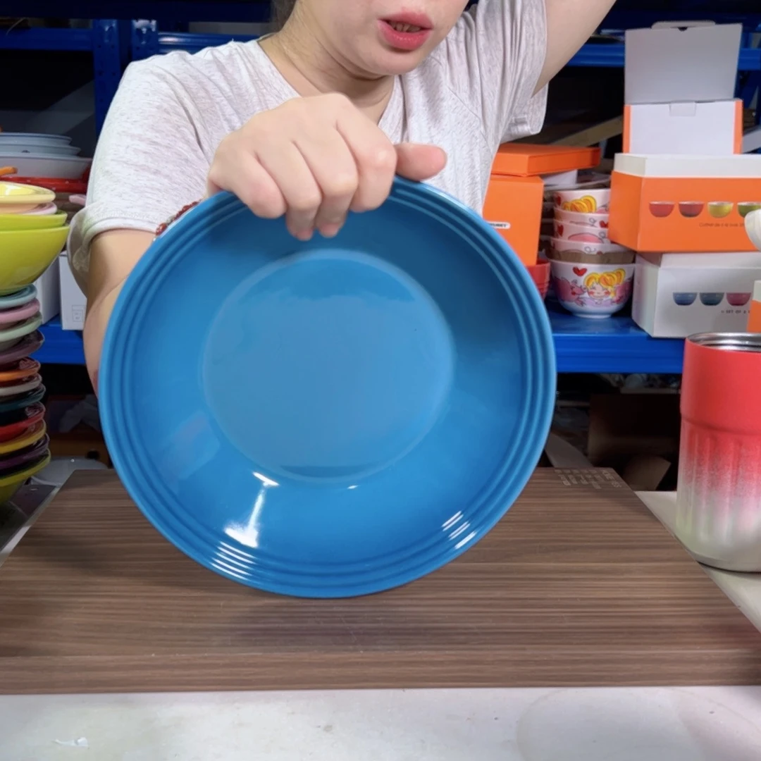 陶瓷海军蓝斗笠盘子