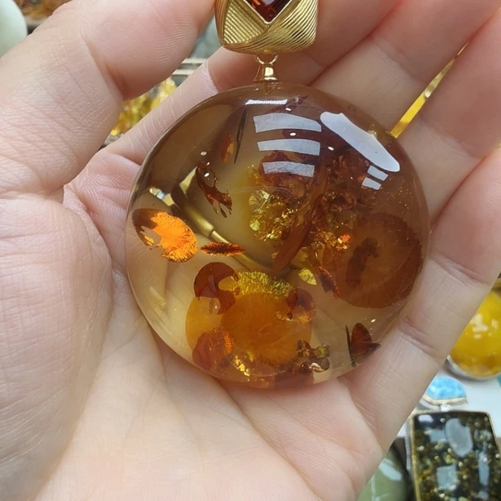 琥珀未镶嵌珠宝奇石