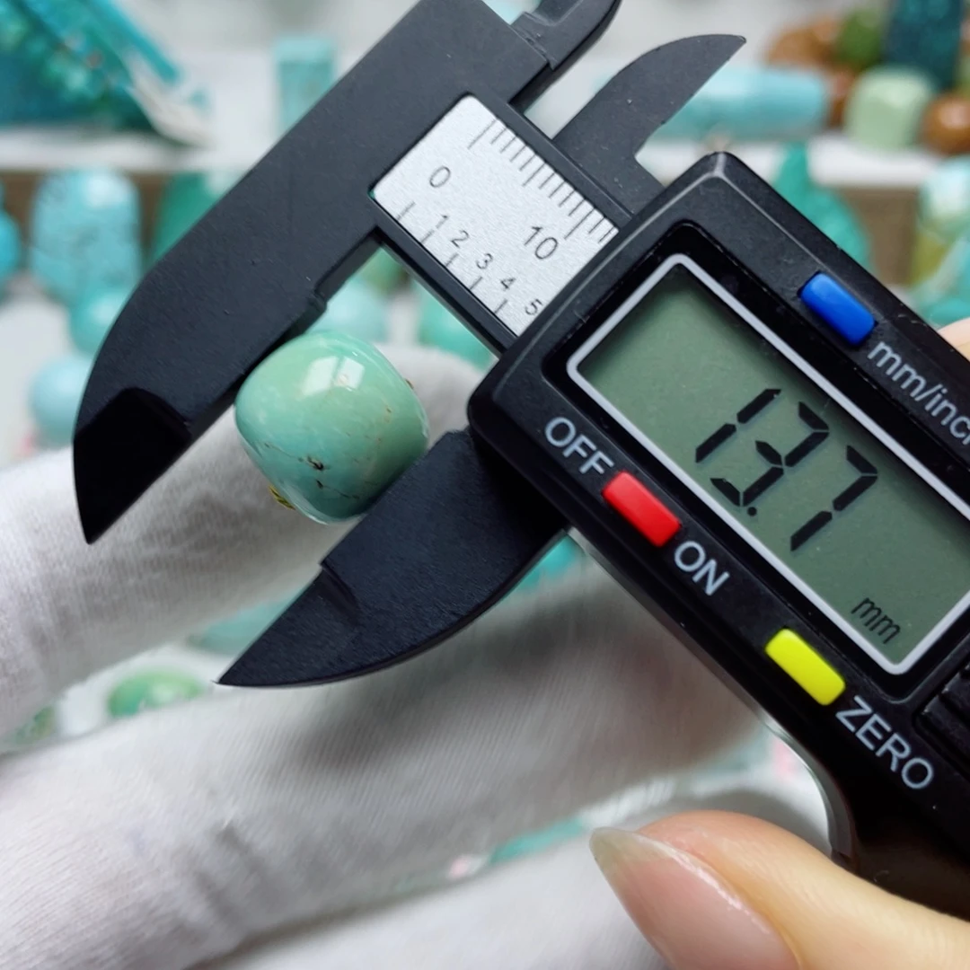 绿松石未镶嵌摆件