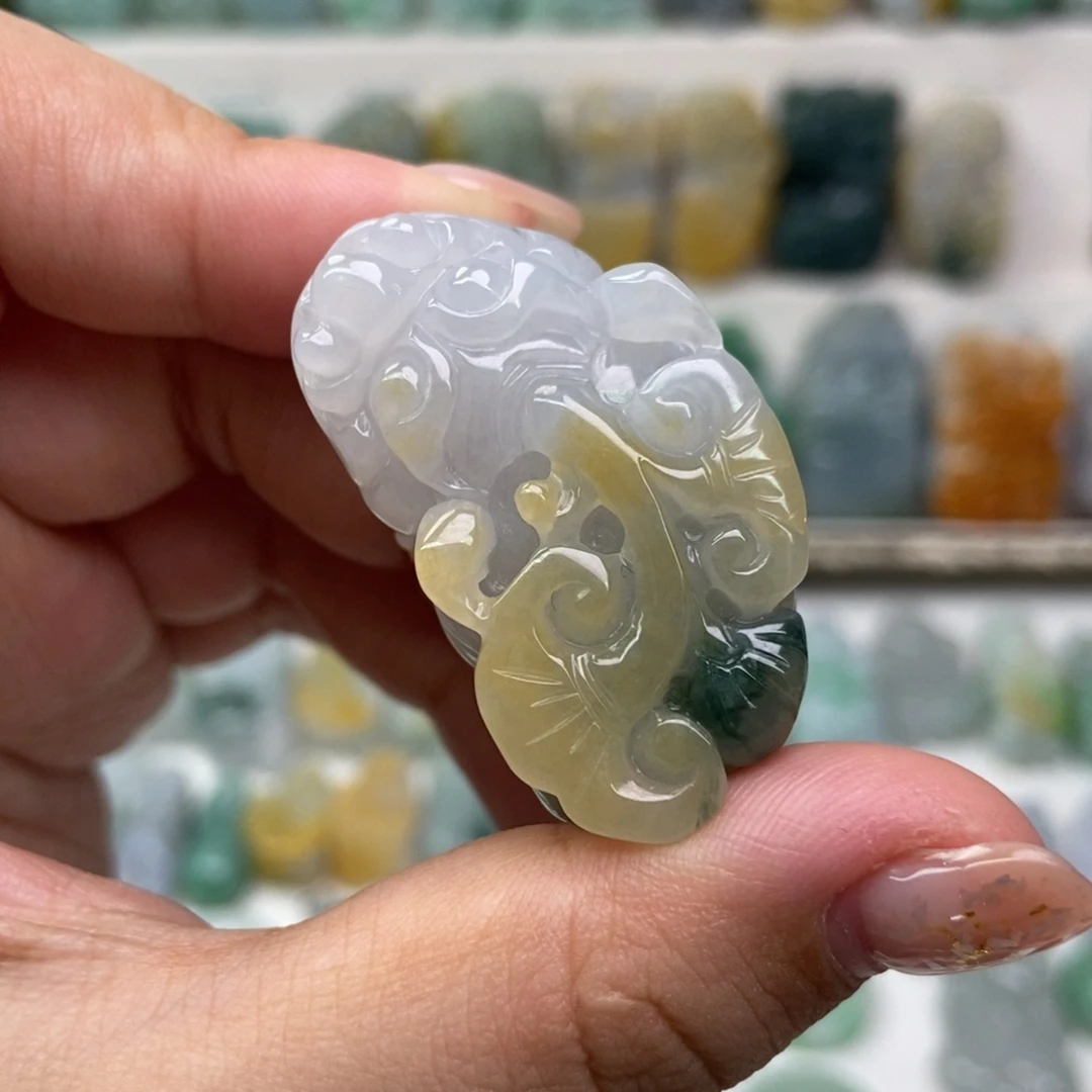 翡翠未镶嵌吊坠(赠链)
