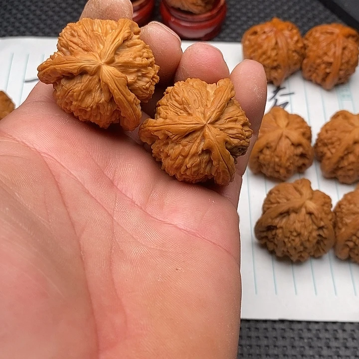 核桃把件拼接白狮子12